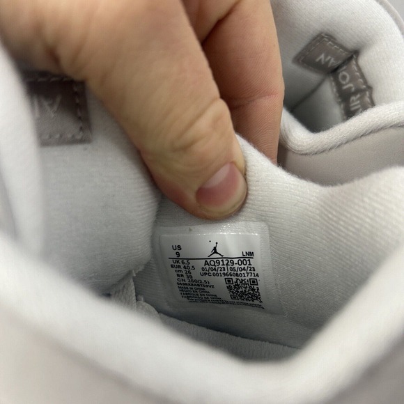 Nike Shoes Air Jordan 4 Retro WMNS “Frozen Moments” 2024 - Picture 5 of 5